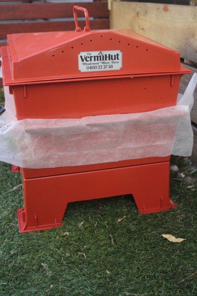 , How to set up a worm farm and how to set up a Compost bin