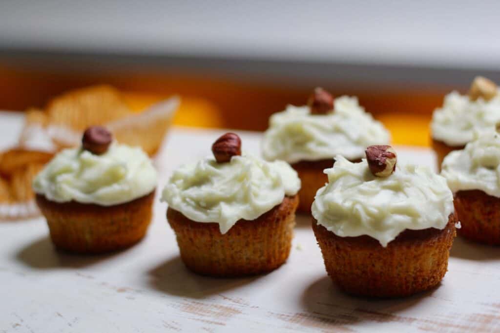 Italian baby hazelnut cakes