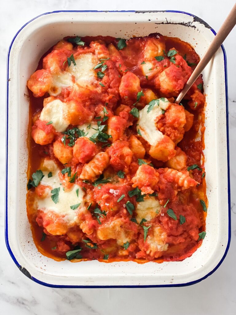 Baked gnocchi sugo finto, Baked gnocchi sugo finto &#8211; Easy baked gnocchi with tomatoes and mozarella