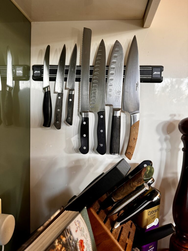 Essential Kitchen Knives and how to sharpen your knives 