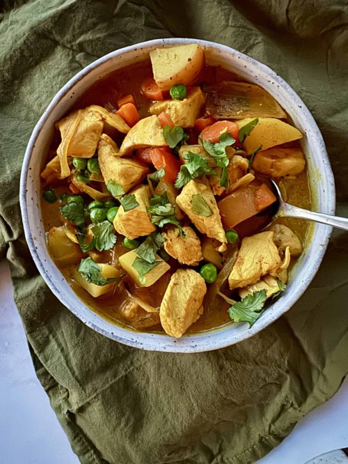 Mouthwatering Yellow Chicken and Potato Curry